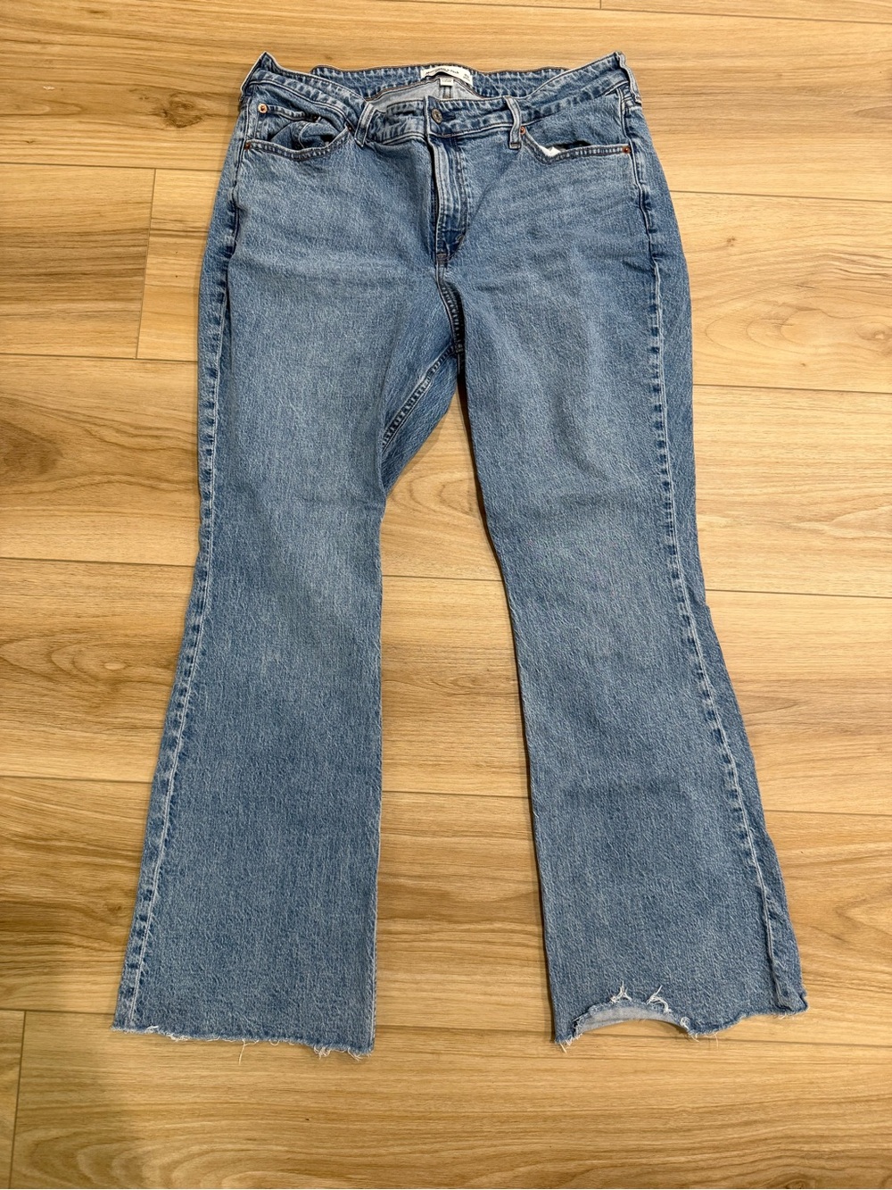 Abercrombie & Fitch - Curve Love Jeans